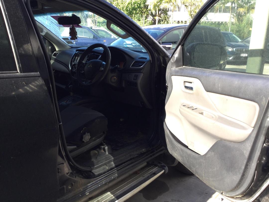 Photo '6' of Mitsubishi Triton D/CAB GLX Photo '6' of Mitsubishi Triton D/CAB GLX