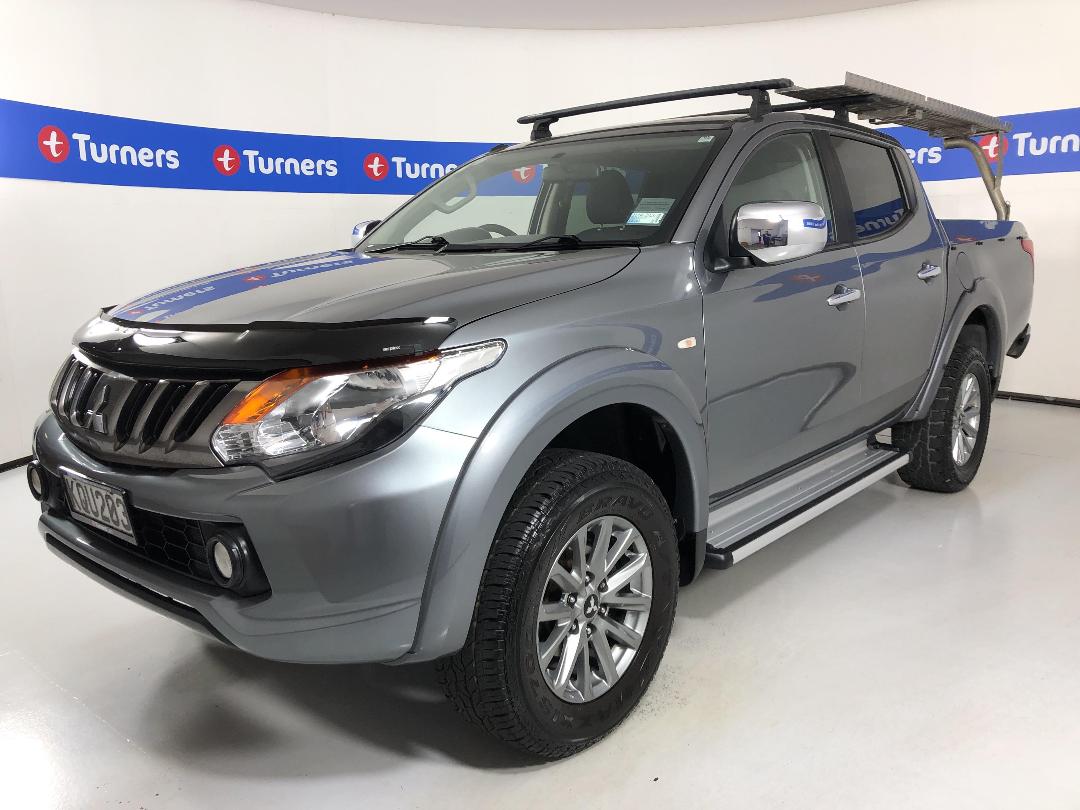 Photo '4' of Mitsubishi Triton