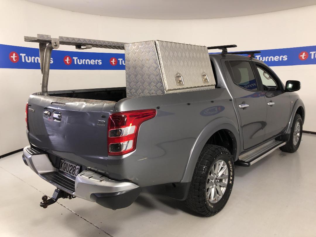 Photo '7' of Mitsubishi Triton