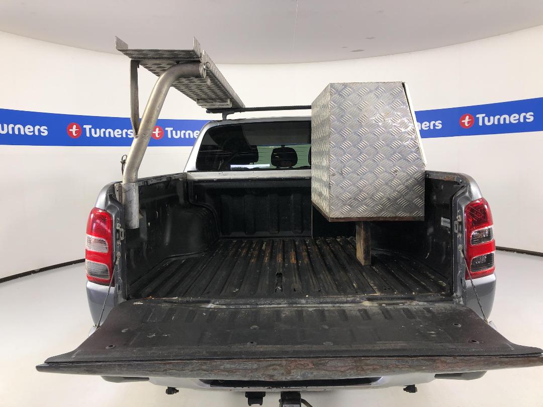 Photo '14' of Mitsubishi Triton