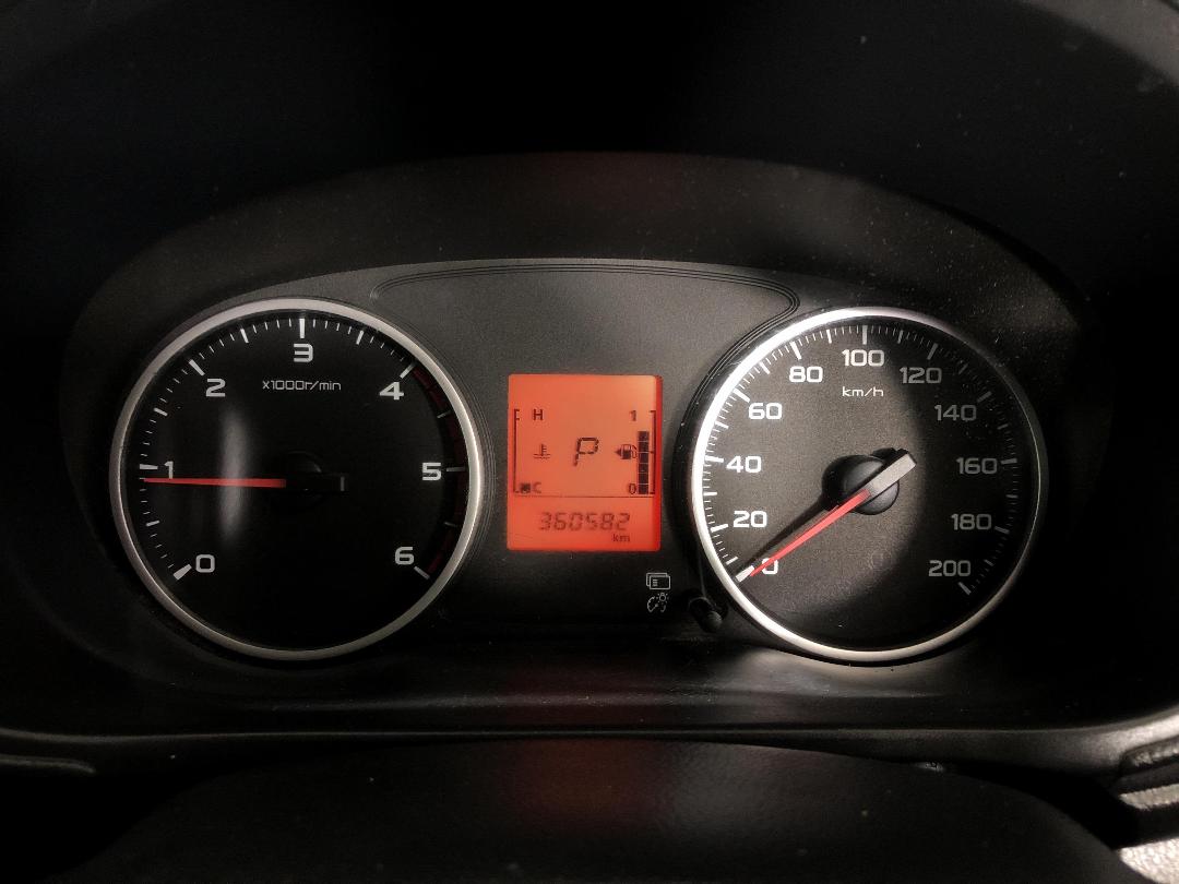 Photo '21' of Mitsubishi Triton