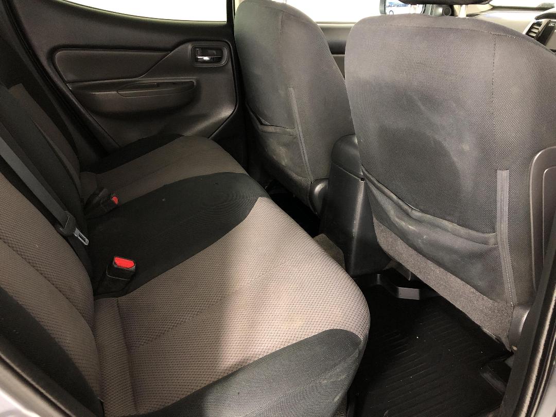 Photo '20' of Mitsubishi Triton