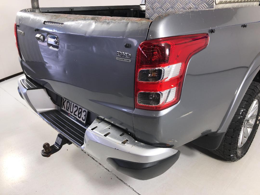 Photo '29' of Mitsubishi Triton