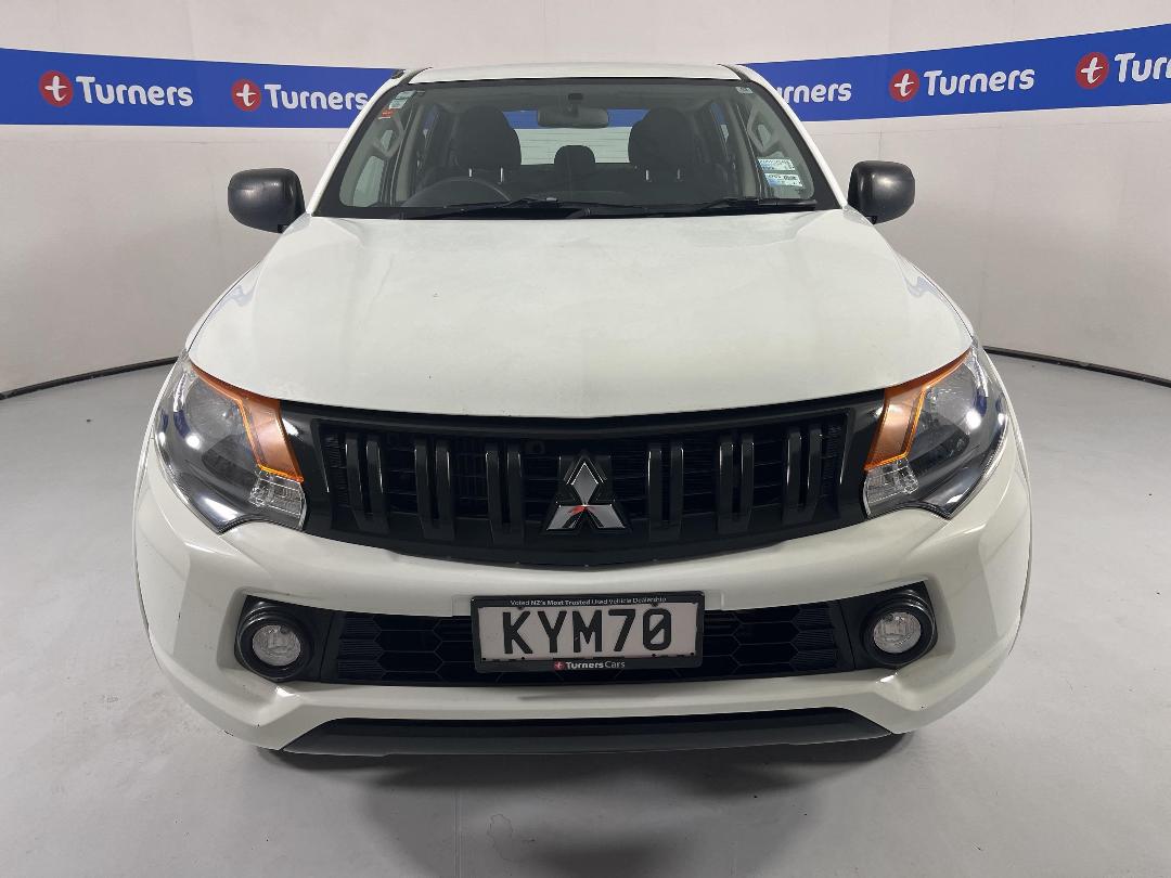 Photo '2' of Mitsubishi Triton