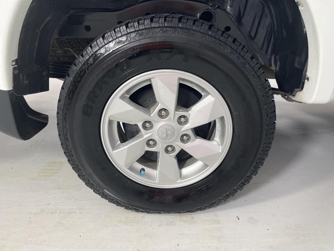 Photo '12' of Mitsubishi Triton