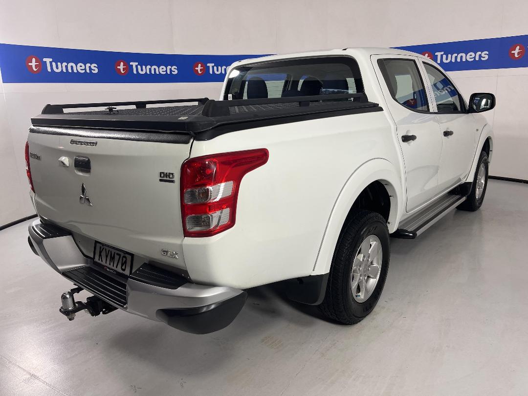 Photo '7' of Mitsubishi Triton