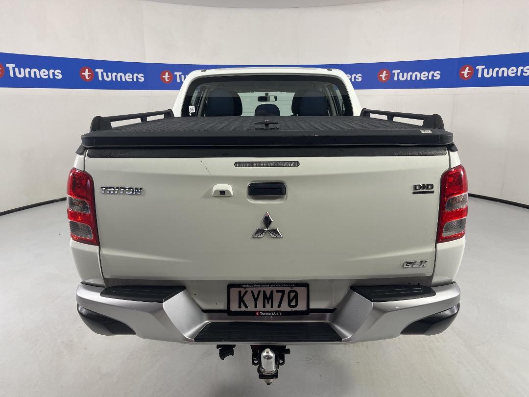 Photo '6' of Mitsubishi Triton