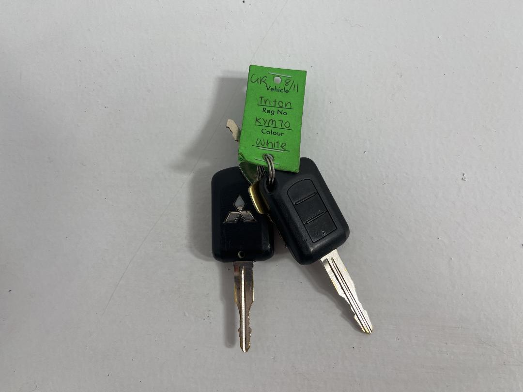 Photo '22' of Mitsubishi Triton