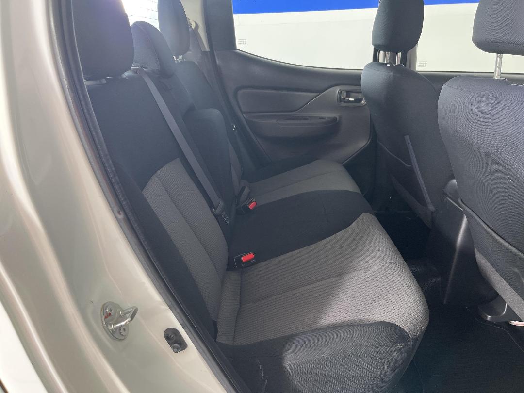 Photo '20' of Mitsubishi Triton