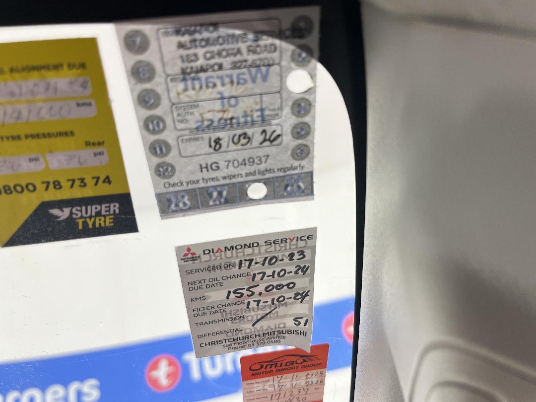 Photo '23' of Mitsubishi Triton