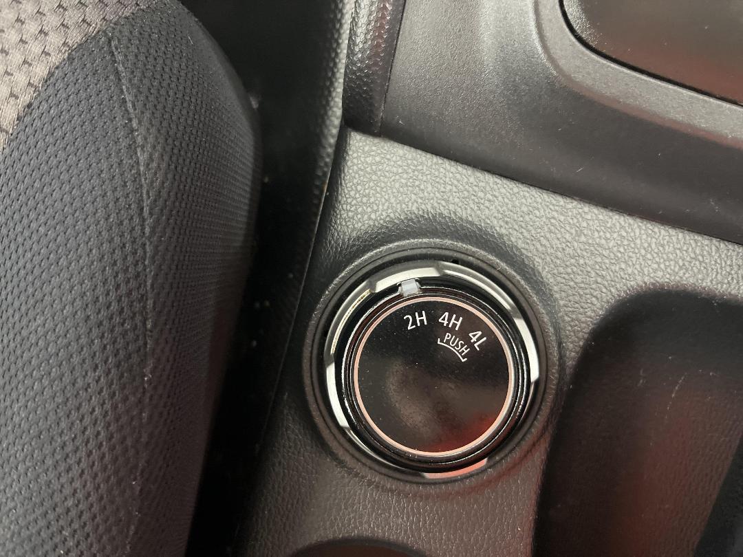 Photo '24' of Mitsubishi Triton