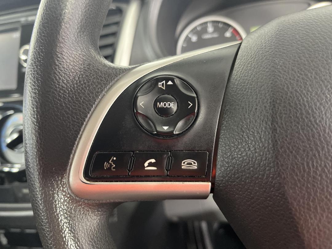 Photo '25' of Mitsubishi Triton