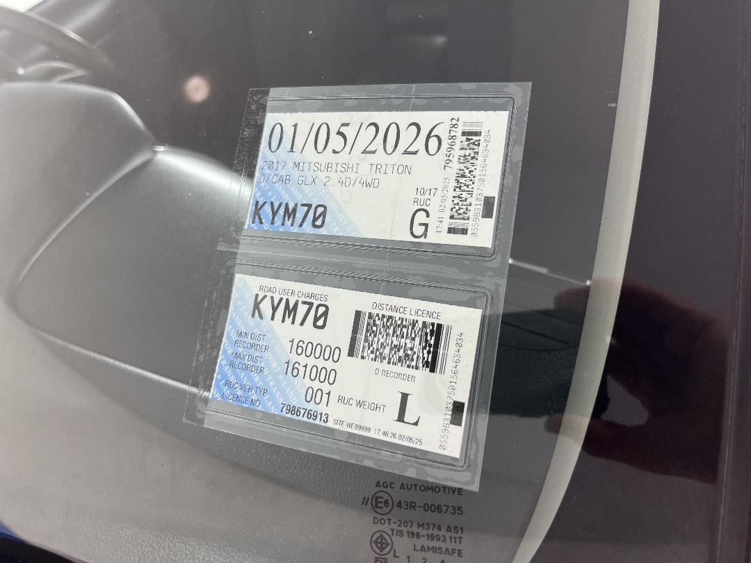 Photo '27' of Mitsubishi Triton