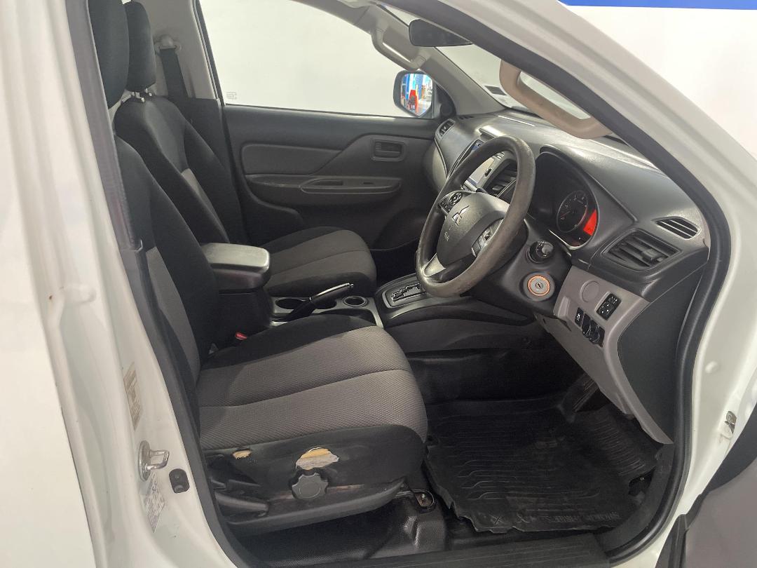 Photo '16' of Mitsubishi Triton Photo '16' of Mitsubishi Triton