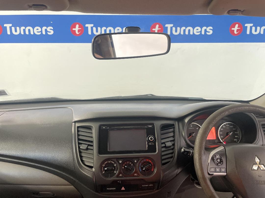 Photo '17' of Mitsubishi Triton Photo '17' of Mitsubishi Triton