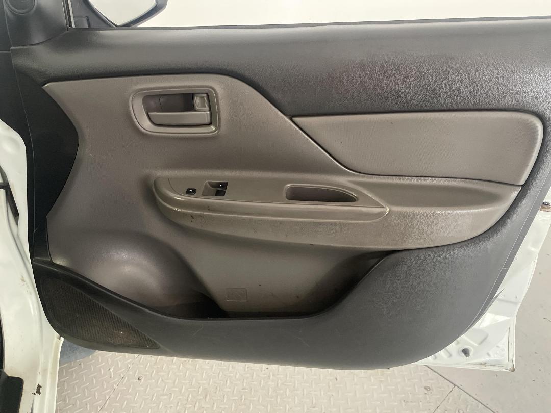 Photo '15' of Mitsubishi Triton Photo '15' of Mitsubishi Triton