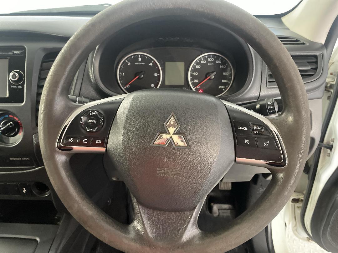 Photo '25' of Mitsubishi Triton Photo '25' of Mitsubishi Triton