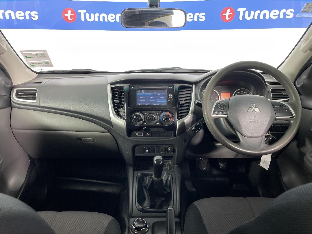 Photo '17' of Mitsubishi Triton Photo '17' of Mitsubishi Triton