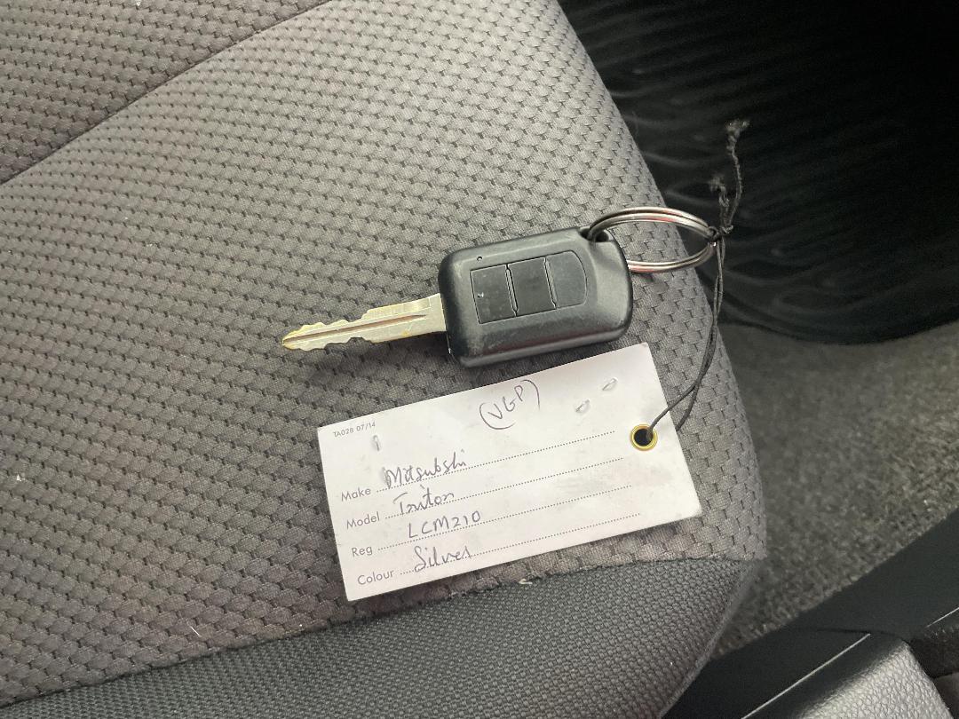 Photo '22' of Mitsubishi Triton