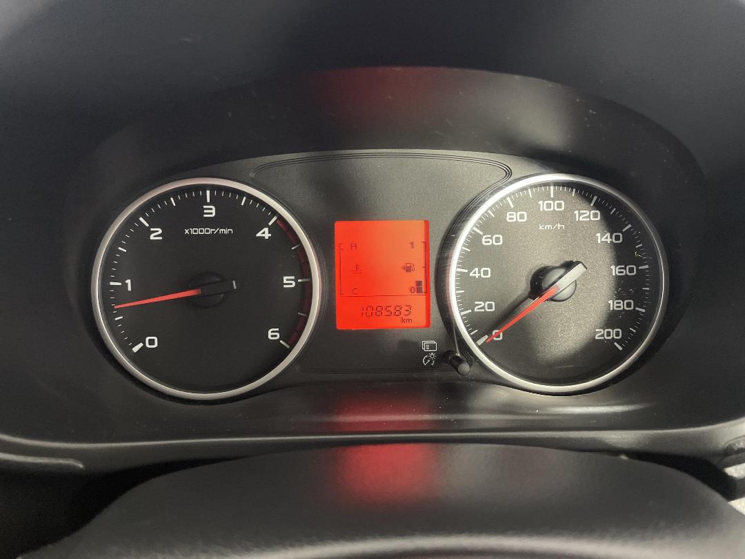 Photo '21' of Mitsubishi Triton