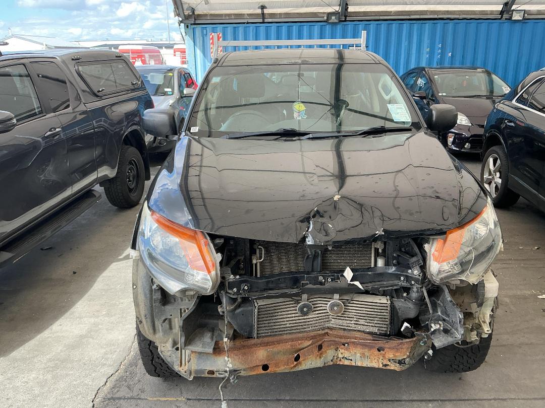 Photo '4' of Mitsubishi Triton Dcab C GLX