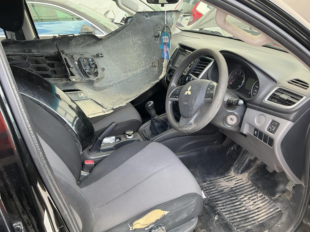 Photo '16' of Mitsubishi Triton Dcab C GLX