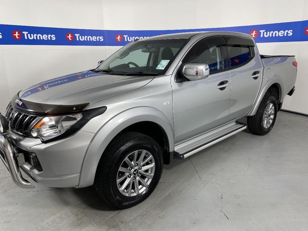 Photo '4' of Mitsubishi Triton