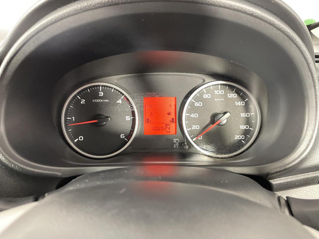 Photo '21' of Mitsubishi Triton