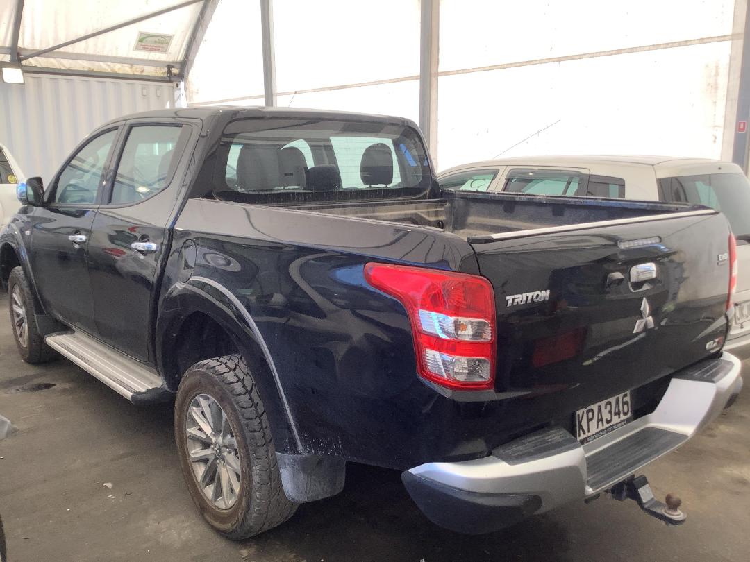 Photo '3' of Mitsubishi Triton DC Glxr 6M