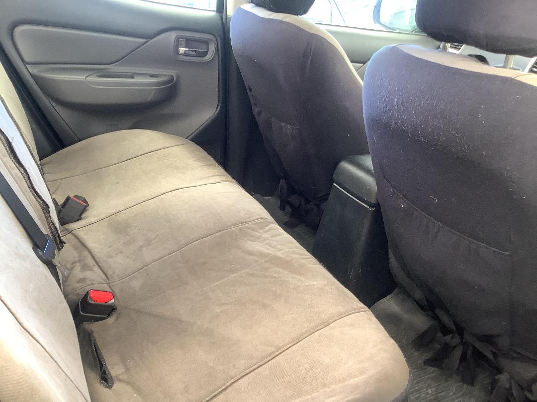 Photo '6' of Mitsubishi Triton DC Glxr 6M