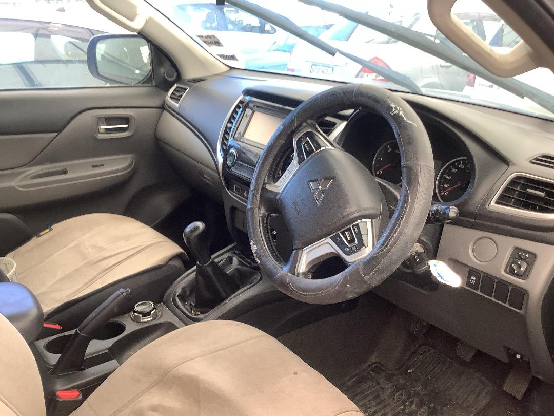 Photo '8' of Mitsubishi Triton DC Glxr 6M