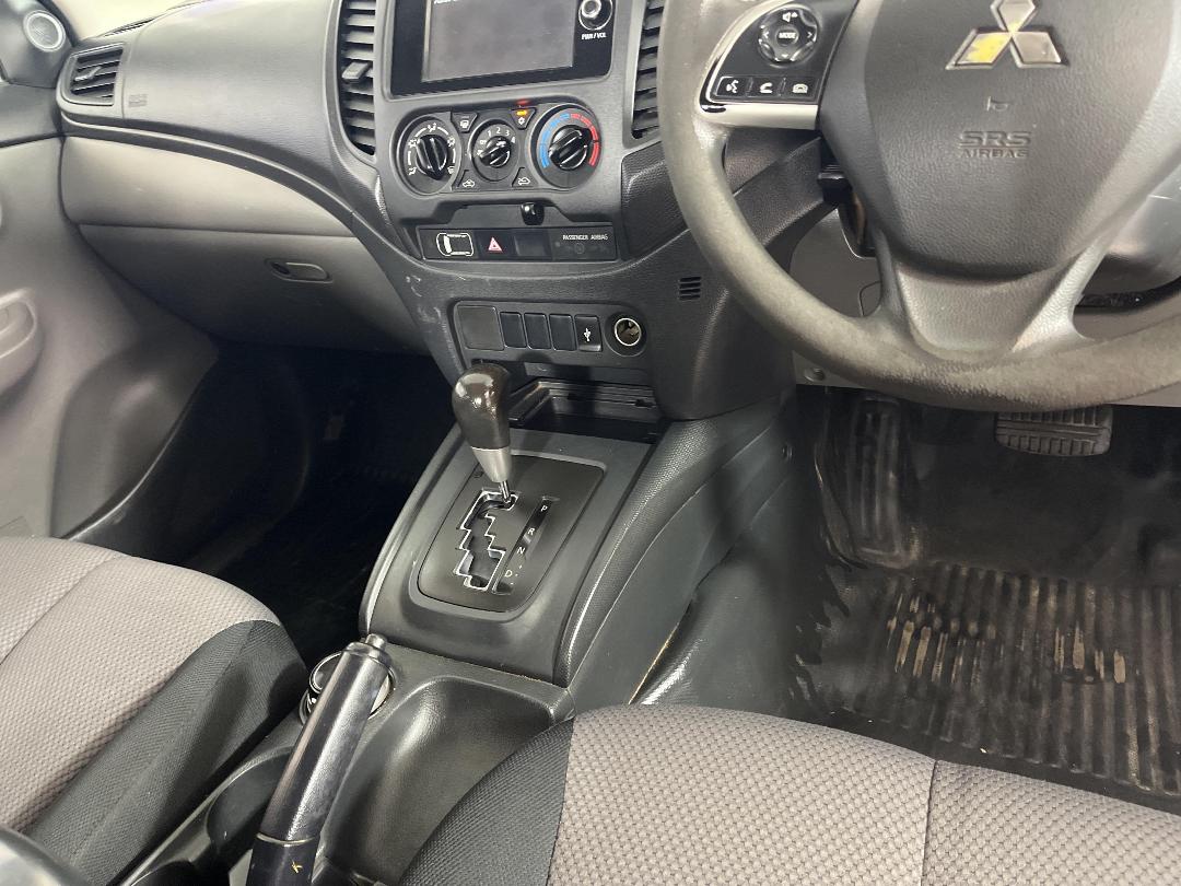 Photo '18' of Mitsubishi Triton Photo '18' of Mitsubishi Triton