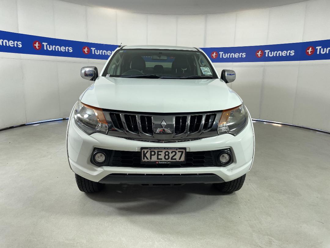 Photo '2' of Mitsubishi Triton