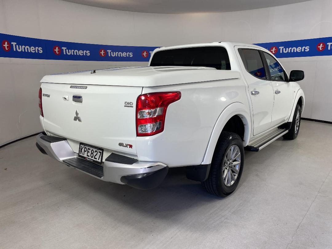 Photo '7' of Mitsubishi Triton