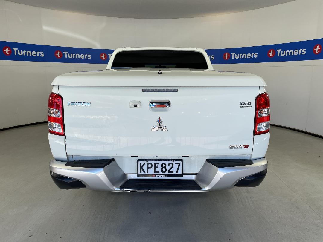 Photo '6' of Mitsubishi Triton