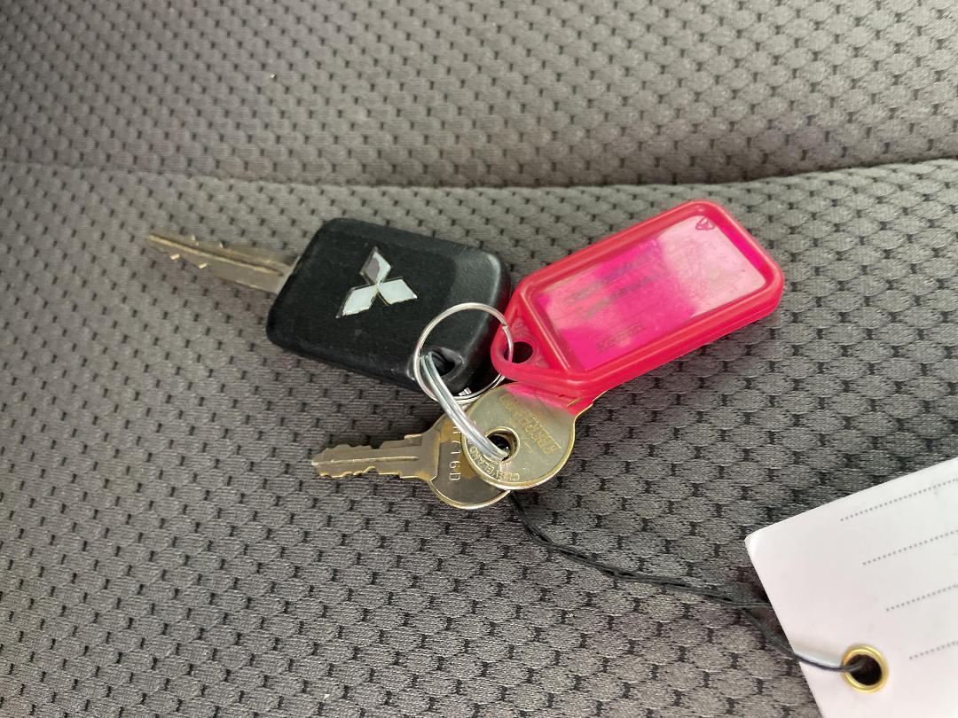 Photo '22' of Mitsubishi Triton