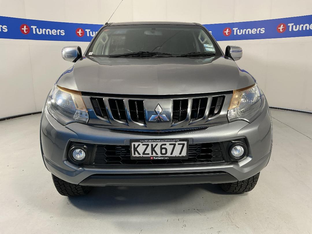 Photo '2' of Mitsubishi Triton