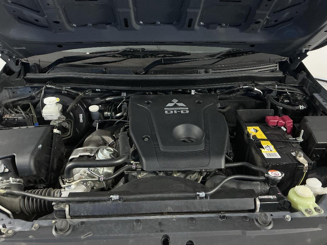 Photo '13' of Mitsubishi Triton