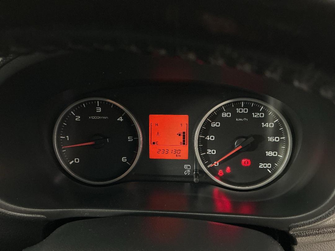 Photo '21' of Mitsubishi Triton