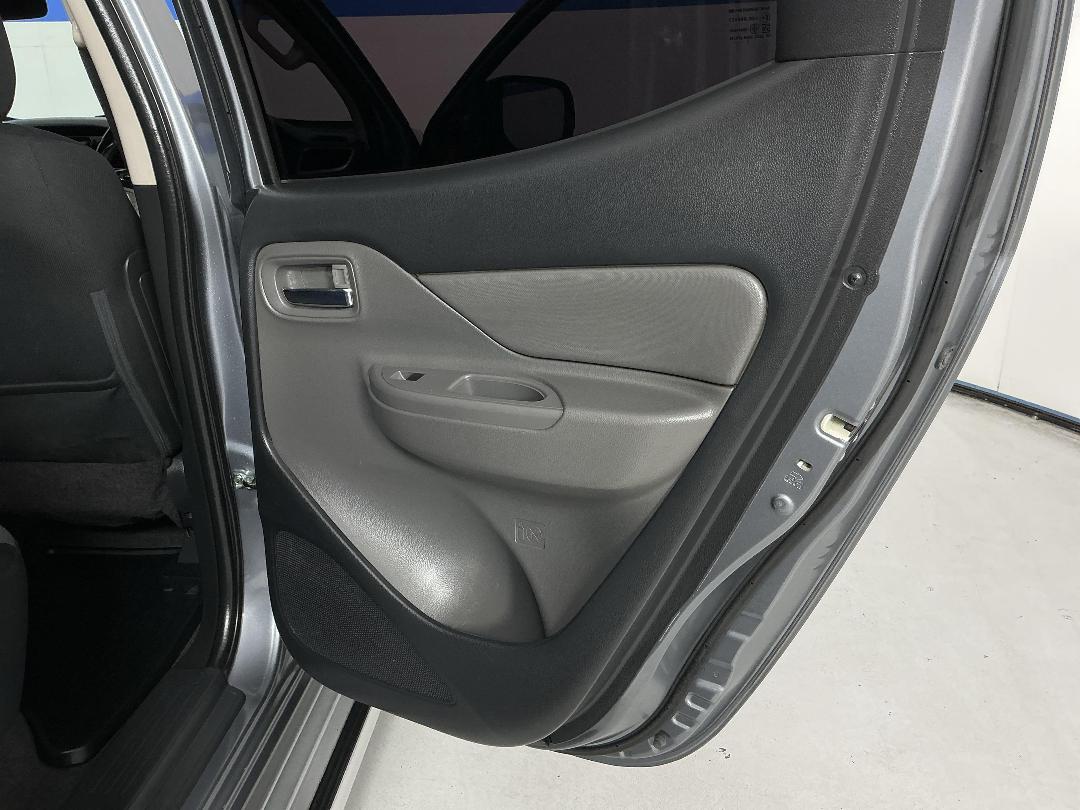 Photo '19' of Mitsubishi Triton