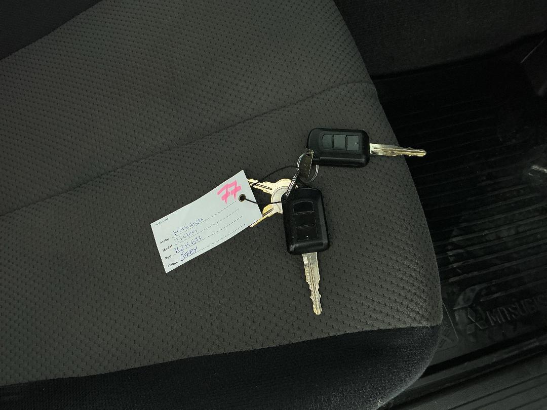 Photo '22' of Mitsubishi Triton