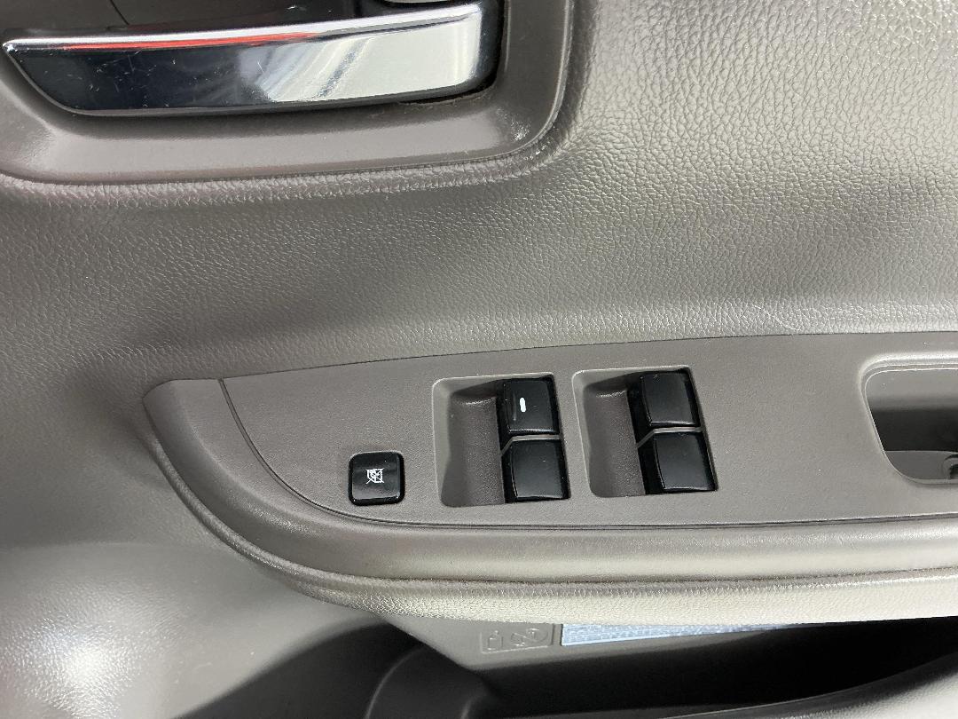 Photo '26' of Mitsubishi Triton