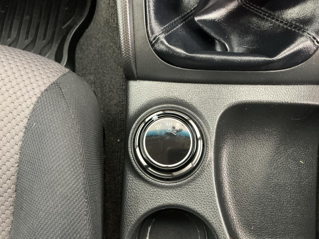 Photo '23' of Mitsubishi Triton