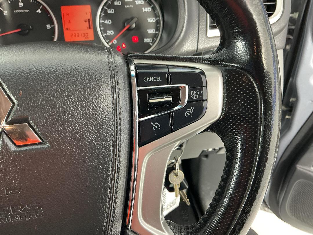 Photo '25' of Mitsubishi Triton