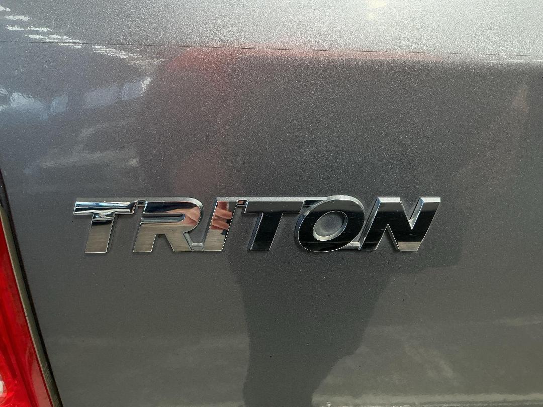 Photo '29' of Mitsubishi Triton