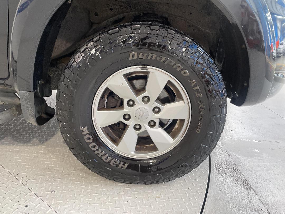 Photo '9' of Mitsubishi Triton