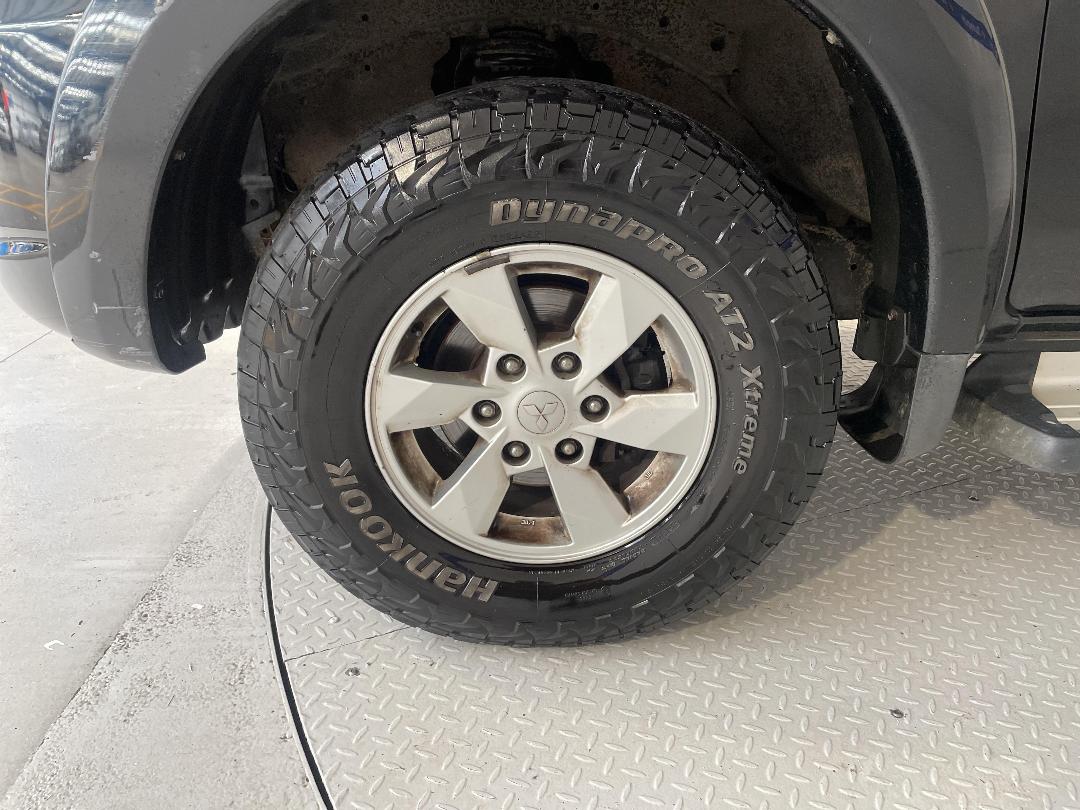 Photo '10' of Mitsubishi Triton