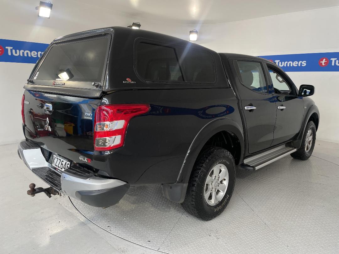 Photo '7' of Mitsubishi Triton