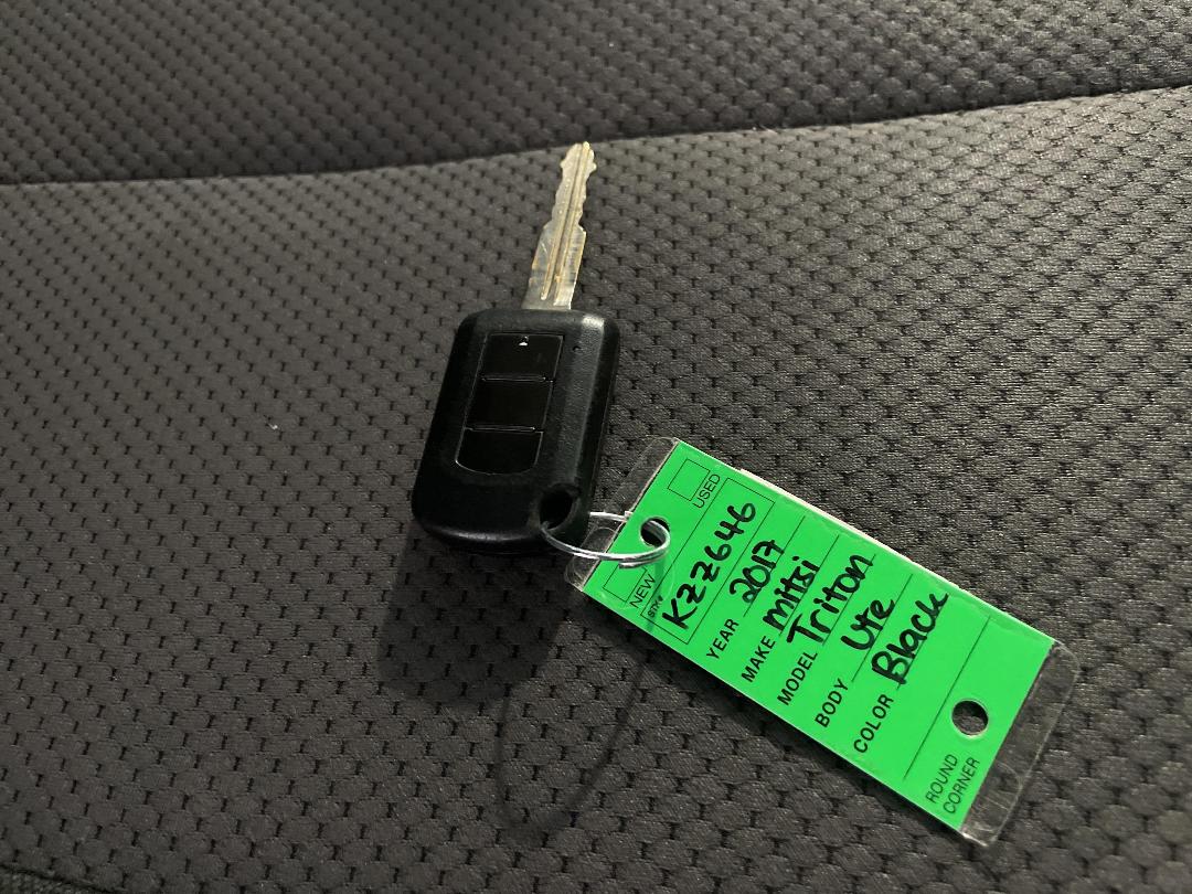 Photo '22' of Mitsubishi Triton