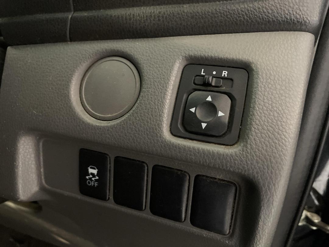 Photo '24' of Mitsubishi Triton